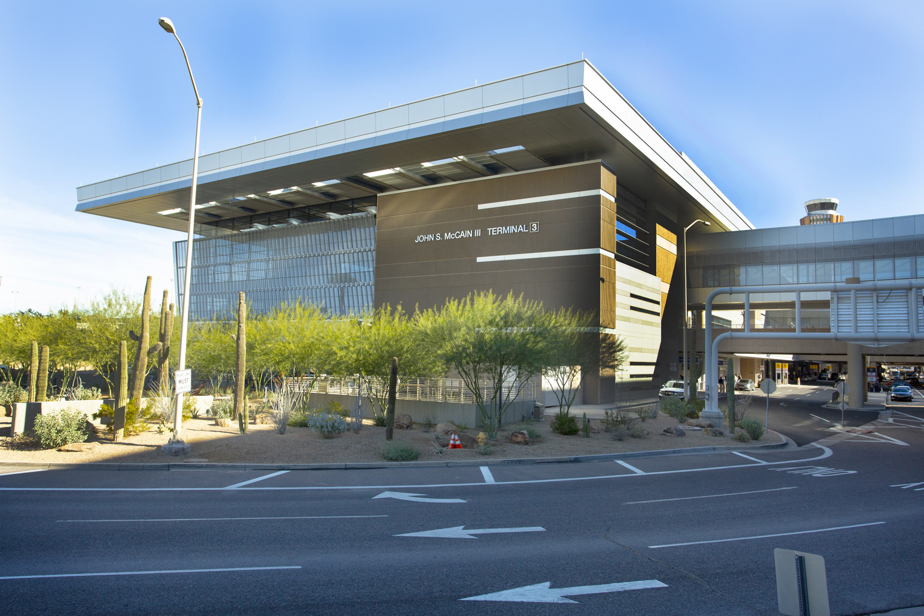 SSP America Celebrates Opening of Six New Restaurants at PHX