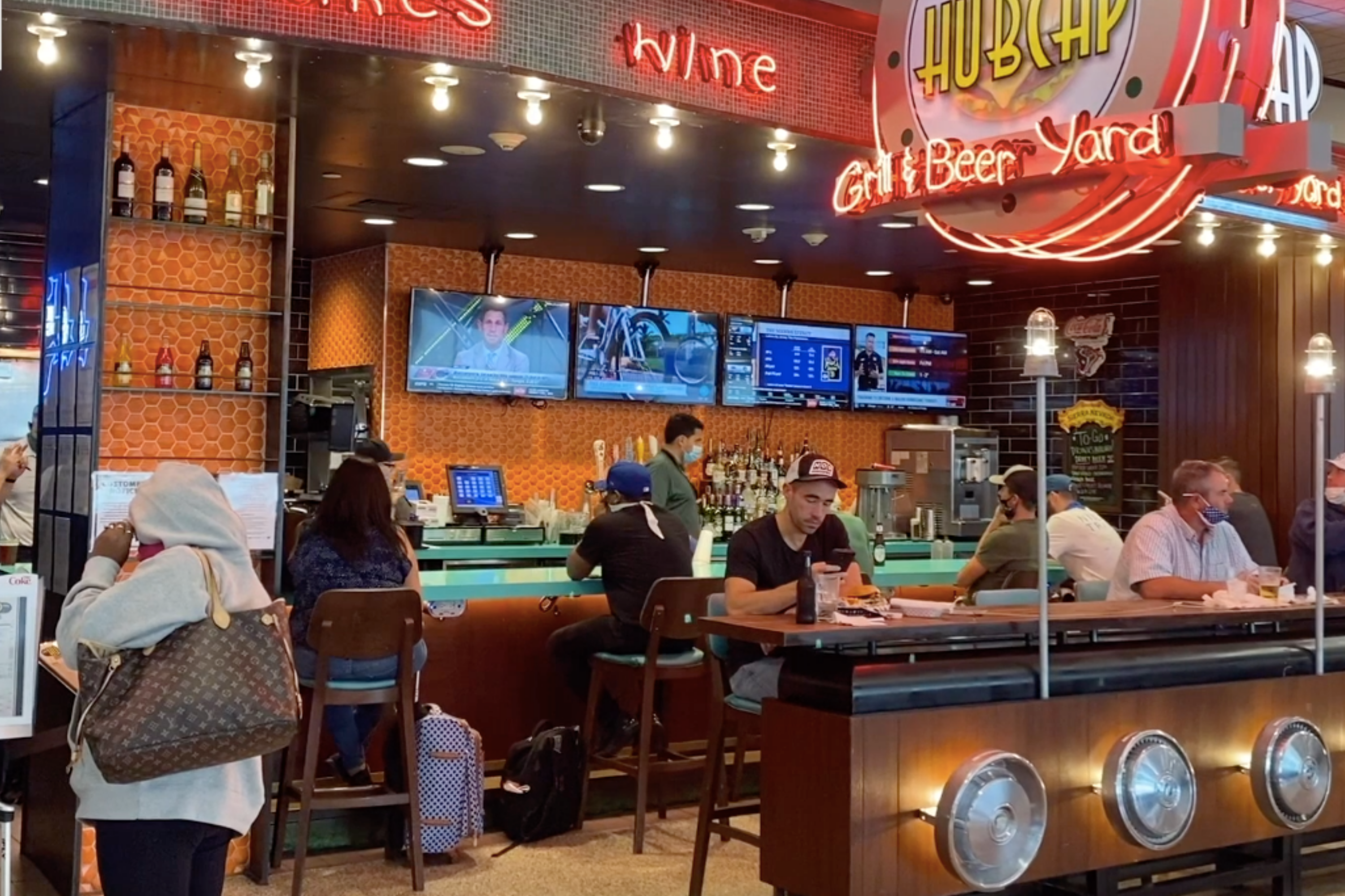 LaTrelle's and Grab launch contactless table-ordering technology